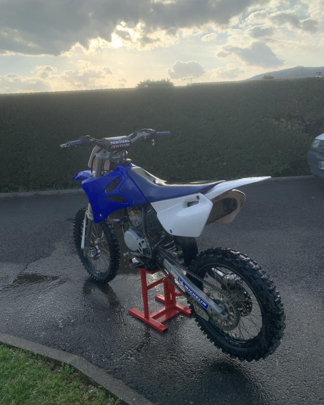 85 YZ